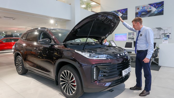 Жители России стали в 56 раз чаще покупать автомобили в Казахстане