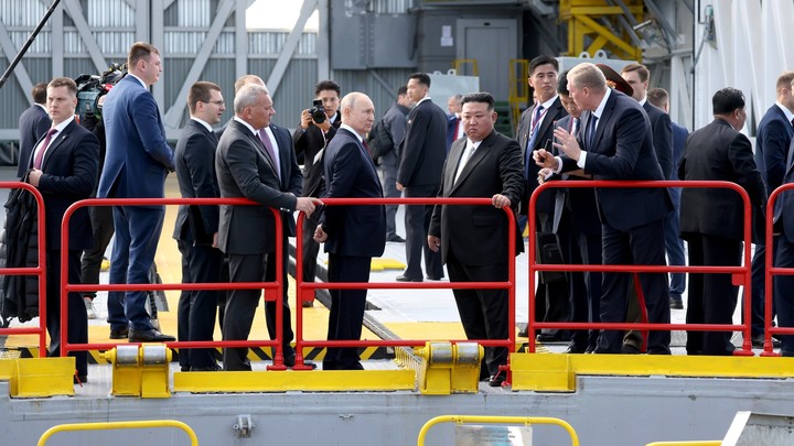 Всегда вместе. Ким Чен Ын встал рядом с Путиным в борьбе против империализма