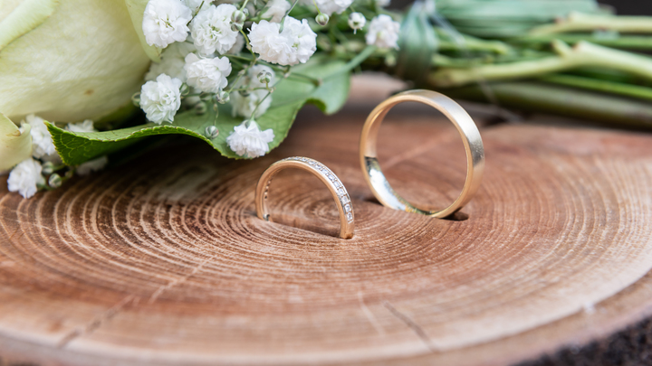 Сотрудники космодрома провели необычную свадьбу на ВДНХ