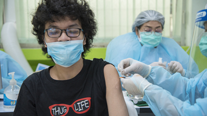 Секретарь СНБО обвинил Россию в низких темпах вакцинации украинцев