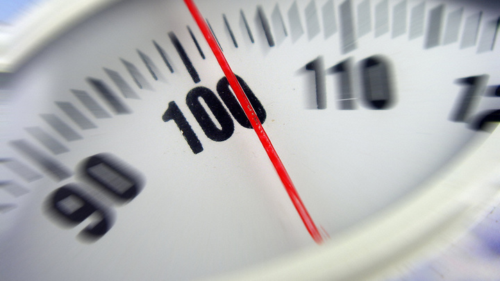 Минус полкилограмма за неделю: Эксперт назвала лёгкий способ похудеть после праздников