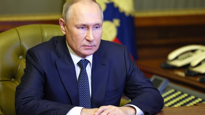 Путин “забил гол” и передал “мяч” Евросоюзу: Краткая инструкция тёплой зимы от русского лидера