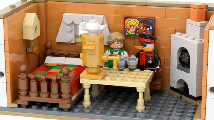 Художник из Петербурга создал конструктор Lego по мотивам «Деревни дураков»