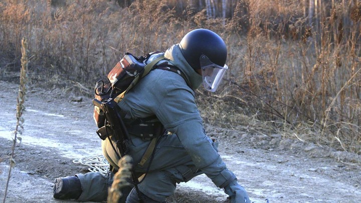 Полиция оцепила участок в Бузулуке, где найдены снаряд и мина