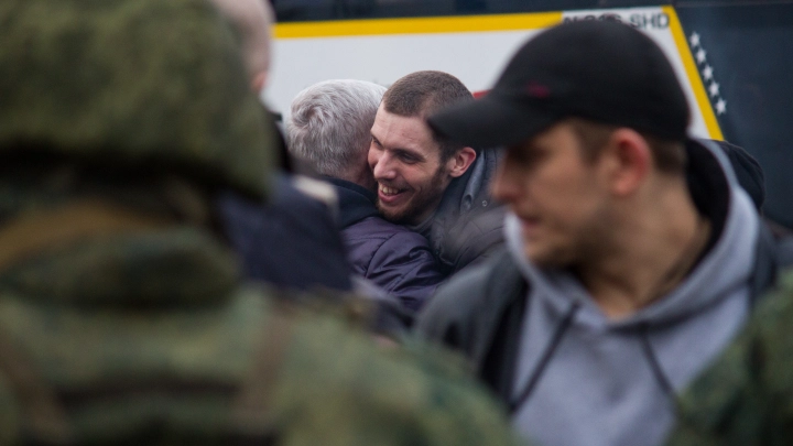 С подконтрольной Киеву территории возвращены 84 военных Армии России