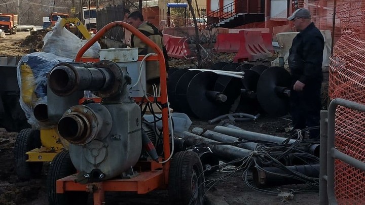 В мэрии Челябинска рассказали, когда закроют провал на улице Куйбышева