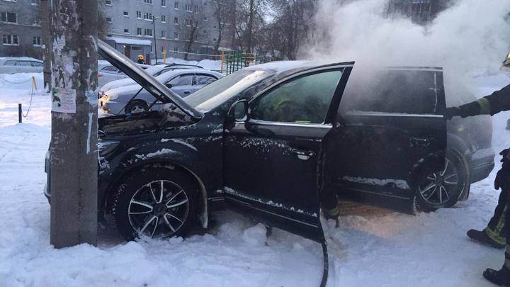 Во Владимире 12 человек тушили загоревшуюся инормарку