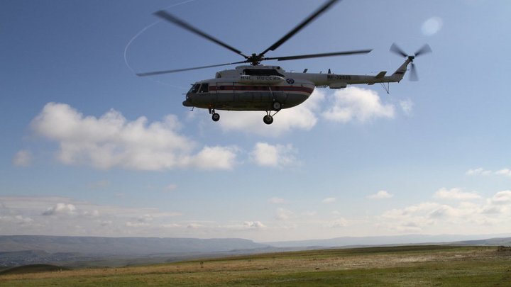«Он жив, начинаем эвакуацию»: В Якутии спасают пилота аварийно севшего вертолета