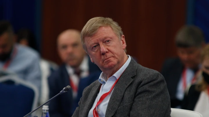 Какую роль исполняет Чубайс на самом деле. Агент России за рубежом?