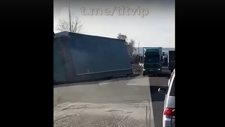 В Самарской области на трассе М-5 образовалась многокилометровая пробка