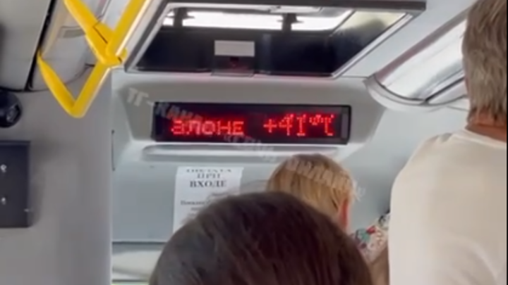 В салонах сочинских автобусов жарче, чем на улице