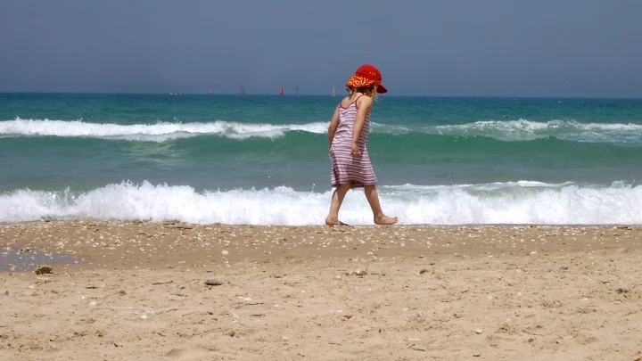 Женщину, бросившую свою дочь в Таиланде, поймали в аэропорту Владивостока