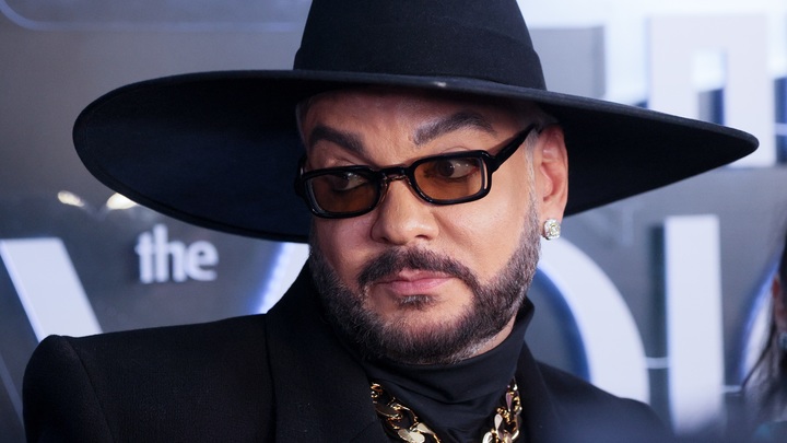 Позолоти ручку. Или что связывает Киркорова с беглым президентом Киргизии?