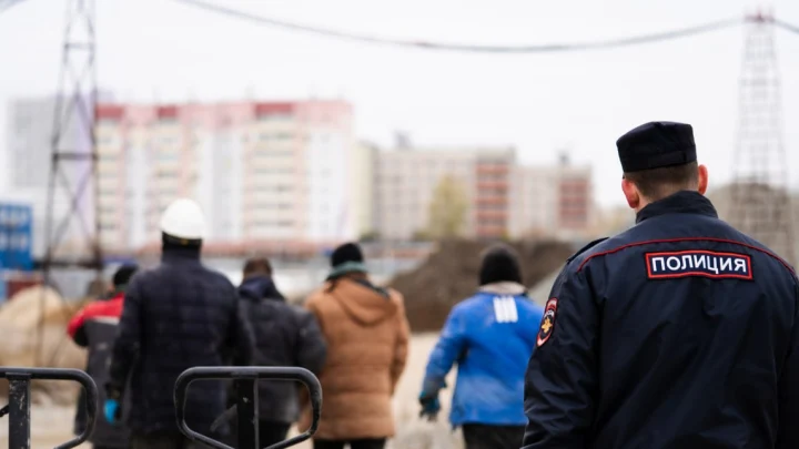 Конвейер нелегалов: в Челябинске пресекли фиктивную регистрацию мигрантов