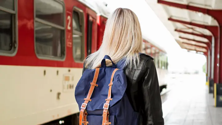 Минздрав сделал заявление о проводнице, которую сбросили с поезда Челябинск-Питер