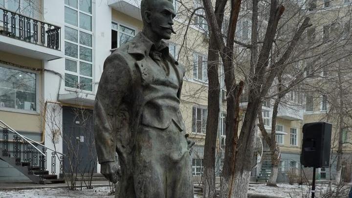 Депутат Матвеев нашел неприличное в новом памятнике купцу Головкину в Самаре