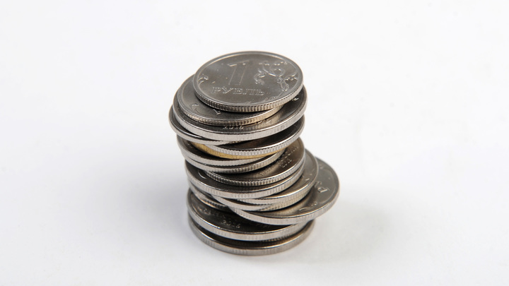 Власти Омска выделили детям на обеды по 5 рублей и оправдались: школьники болеют, пропускают