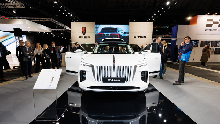 На бывшем автозаводе Mercedes в Подмосковье могут начать сборку китайских Hongqi