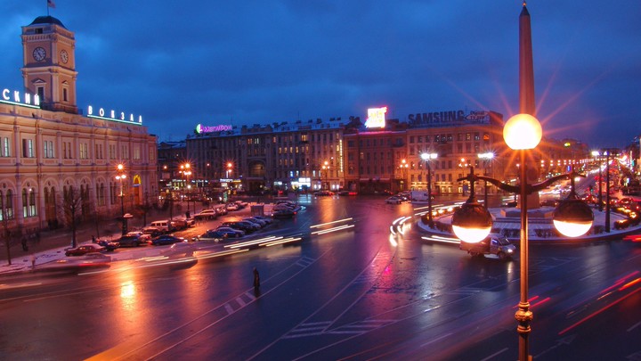 Из Москвы в Петербург с ветерком: безработный прокатился на крыше поезда