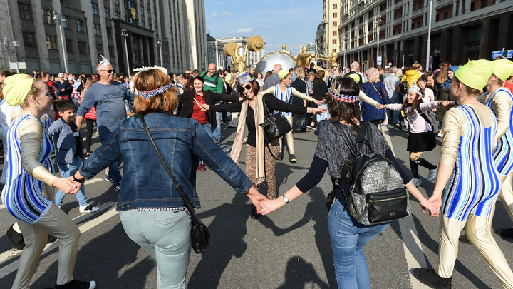 Москвичам в День города обещают жаркую погоду
