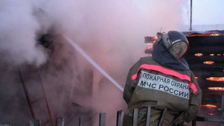 Супруги-пенсионеры погибли в крупном пожаре в Ростовской области