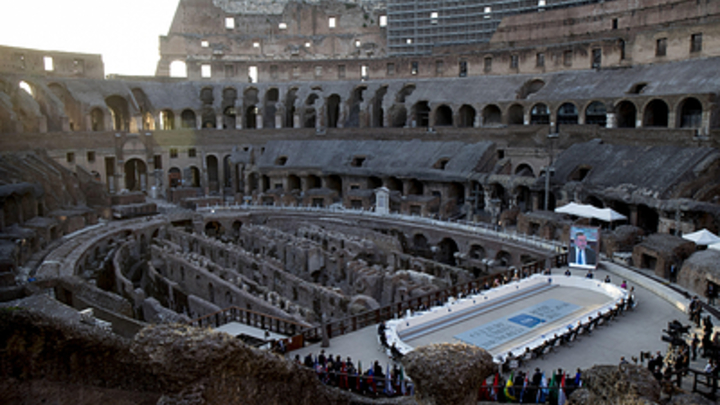 Американец отвандалил римский Колизей и не понял, за что его преследуют