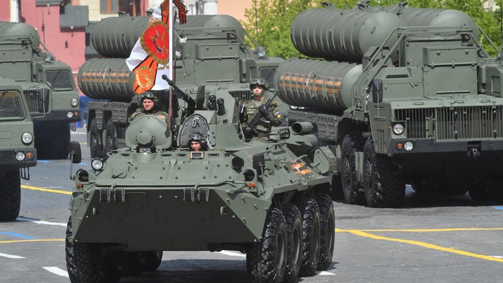 Военная техника отправилась из Подмосковья в Москву перед Парадом Победы