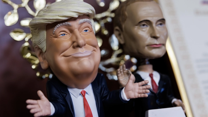 Трамп играет в «тарифный твистер», Китай заряжает будущее, а учёные открывают частицу-невидимку: политический дайджест за 7 апреля