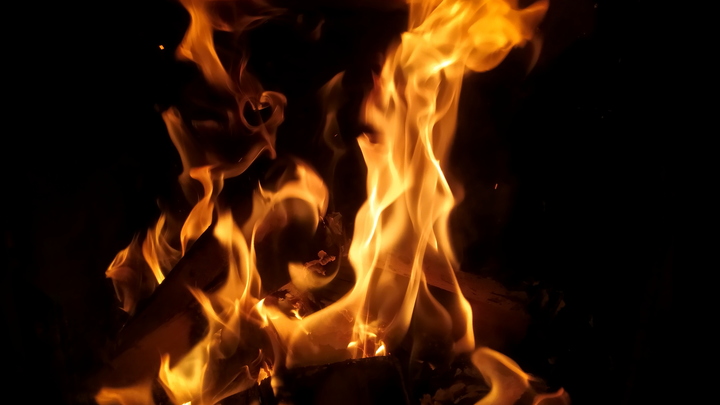 Забросал коктейлями Молотова и скрылся на велосипеде: В Тюмени неизвестный поджёг храм Дмитрия Донского