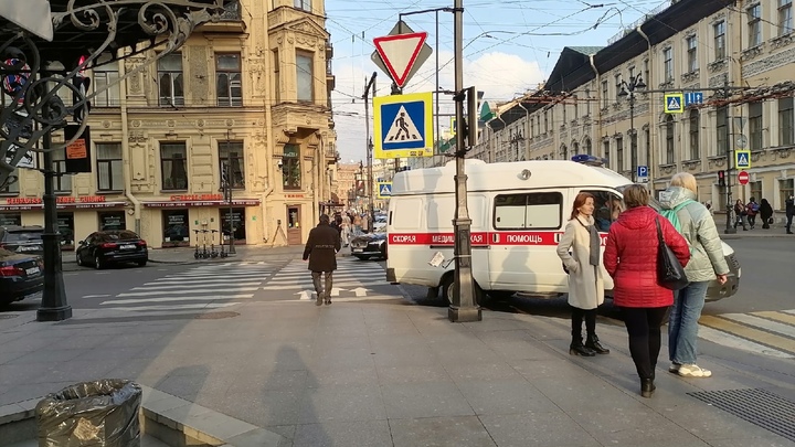 Коронавирус в Санкт-Петербурге на 26 марта: привитые дети и отмена ограничений