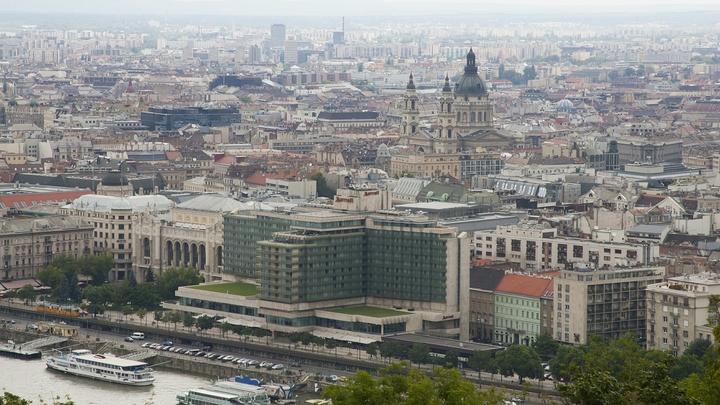 Хватит и половины: Венгрия предложила урезать помощь Украине вдвое