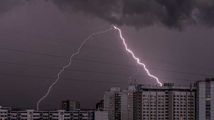 На Свердловскую область надвигаются штормовой ветер, грозы и проливные дожди