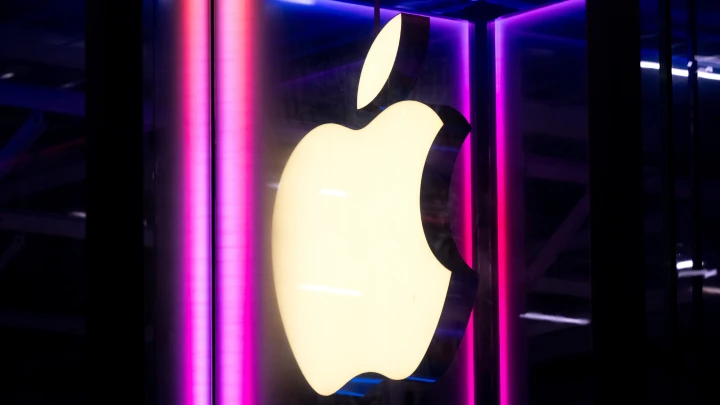Apple может показать складной смартфон уже осенью. Что ещё будет в новинке