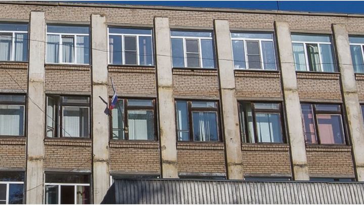 Взрывное устройство рвануло в руках мальчика в школе