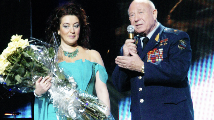 Колесит по странам бывшего СССР. Табор релокантов пополнила звезда эстрады Гвердцители