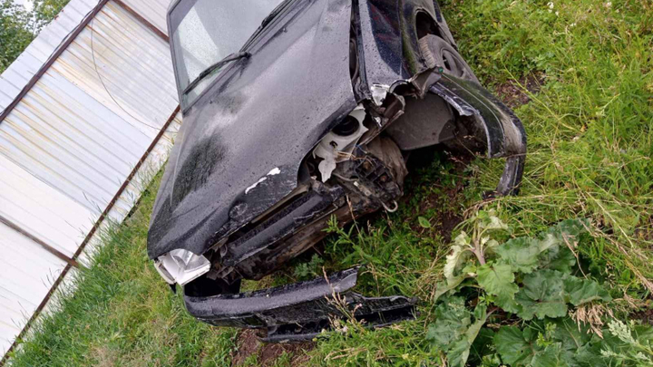 В Челябинской области парень угнал автомобиль со спящим хозяином внутри