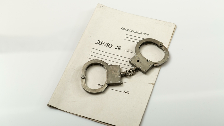 Мешала спать детям: В Краснодаре женщина сломала руку соседке из-за громкого пения