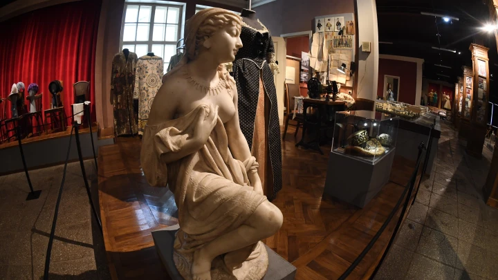 Раскрыта тайна статуи из Служебного романа: где ещё могли видеть зрители загадочную фигуру