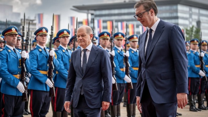 Сербия категорически отказалась от парада извращенцев. Но Брюссель давит