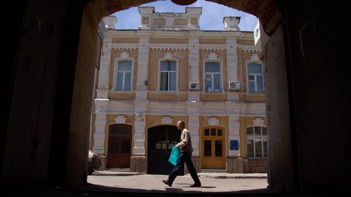 Шансов выжить не было: в Петербурге мигрант с прикольным никнеймом переехал должника