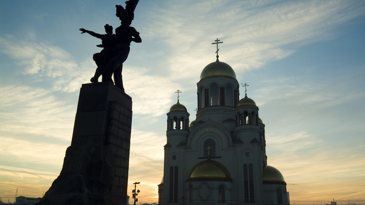 В Екатеринбурге крестный ход начнется под гимн Российской Империи