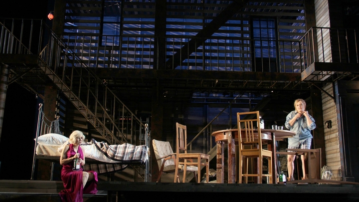 Сбежал из страны, но остался на зарплате: Театральный скандал раскрыл суть предателей России