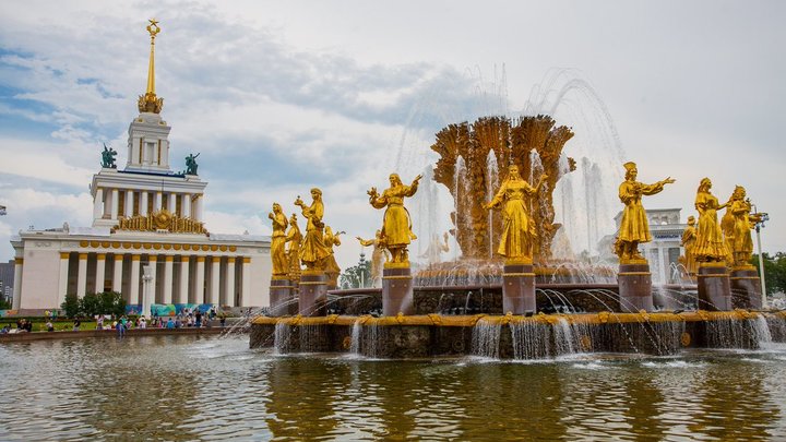 Фонтаны на ВДНХ готовят к открытию сезона