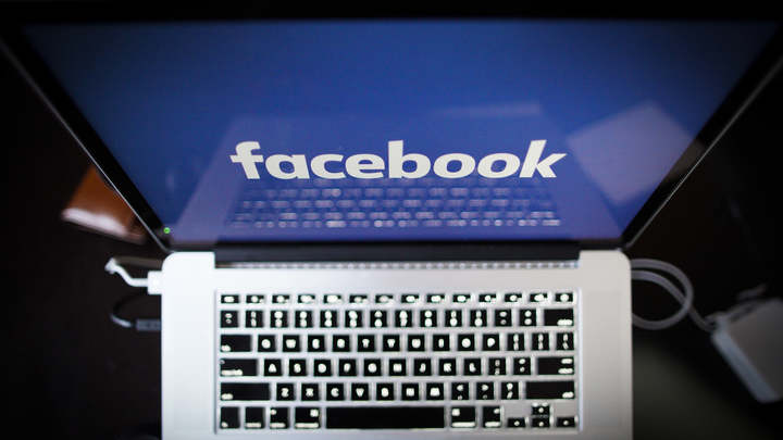 Боятся они наших парней. Даже мертвых: Соцсети о блокировке в Facebook за поздравление с 23 февраля