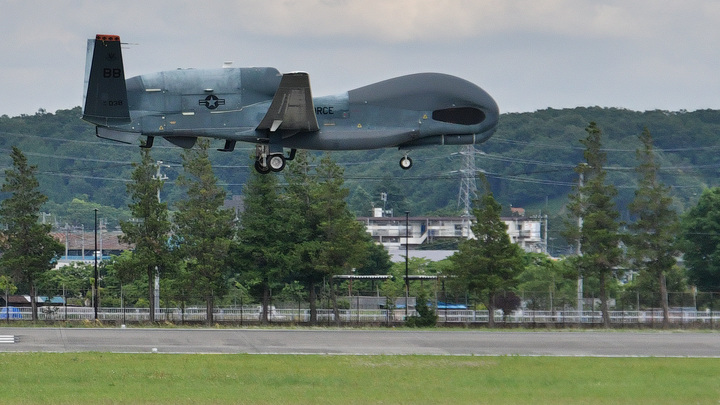 Беспилотник США подал сигнал бедствия в Чёрном море