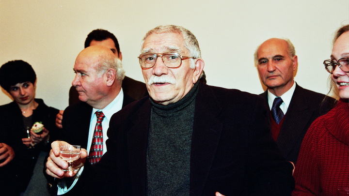 Смерть не была скоропостижной: Пасынок Джигарханяна рассказал о последних днях артиста