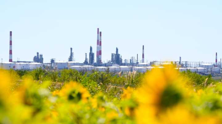 Нафтогаз Украины сообщил об уничтожении всех нефтеперерабатывающих заводов в стране