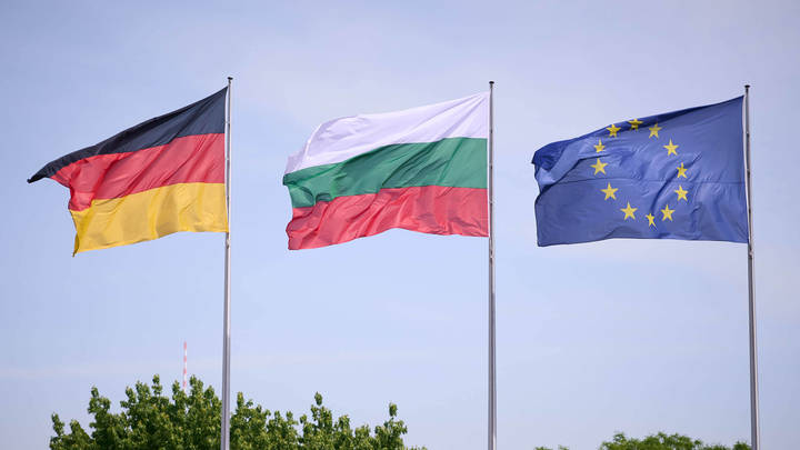 Болгария вновь склонилась перед ЕС: Страна объявила о подготовке боевиков ВСУ на своей территории
