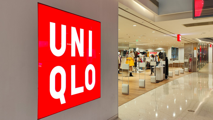Японская сеть магазинов одежды Uniqlo прекратила весь бизнес в России