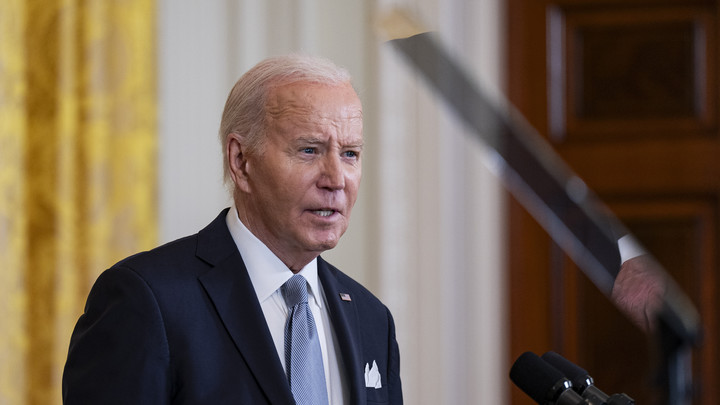 Байден отказался ехать в Швейцарию: России готовятся объявить войну?